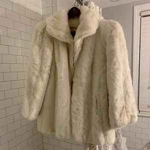White Faux Fur Coat, Well Insulated, Shoulder Pads, Vintage.
